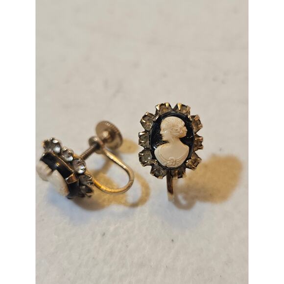 Vintage cameo rhinestone screw back earrings - Picture 4 of 6